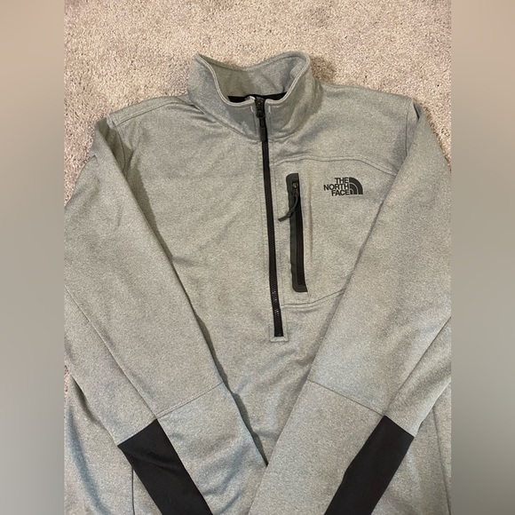 Large NorthFace Half Zip - Picture 1 of 3